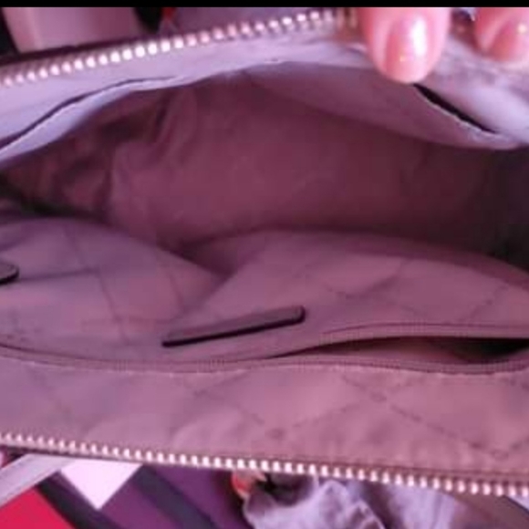 Micheal Kors Large Light Gray Shoulder Bag - Picture 2 of 3